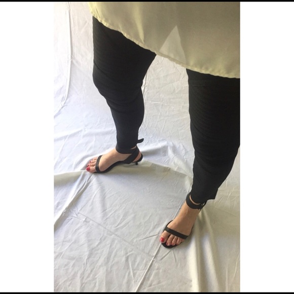 *ONE LEFT*Black women’s Moto leggings pants NWT - Picture 5 of 5